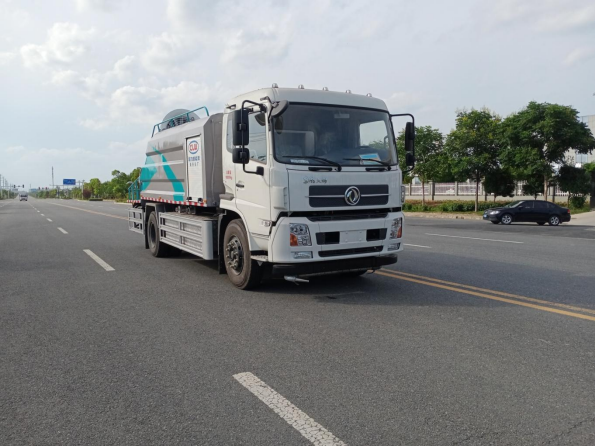 东风天锦CL5180TDYBEV 纯电动多功能抑尘车